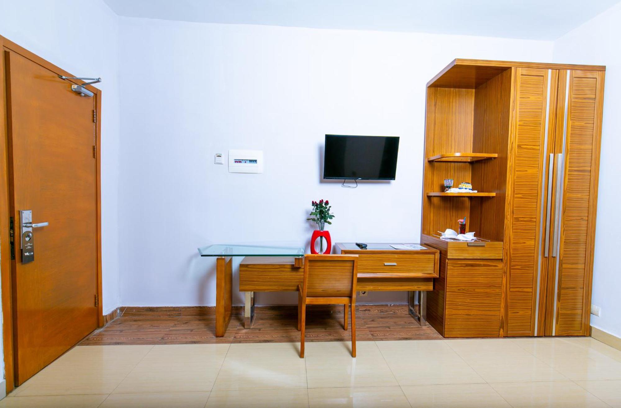 Wakola Hotel Cheikh Anta Diop 다카르 외부 사진